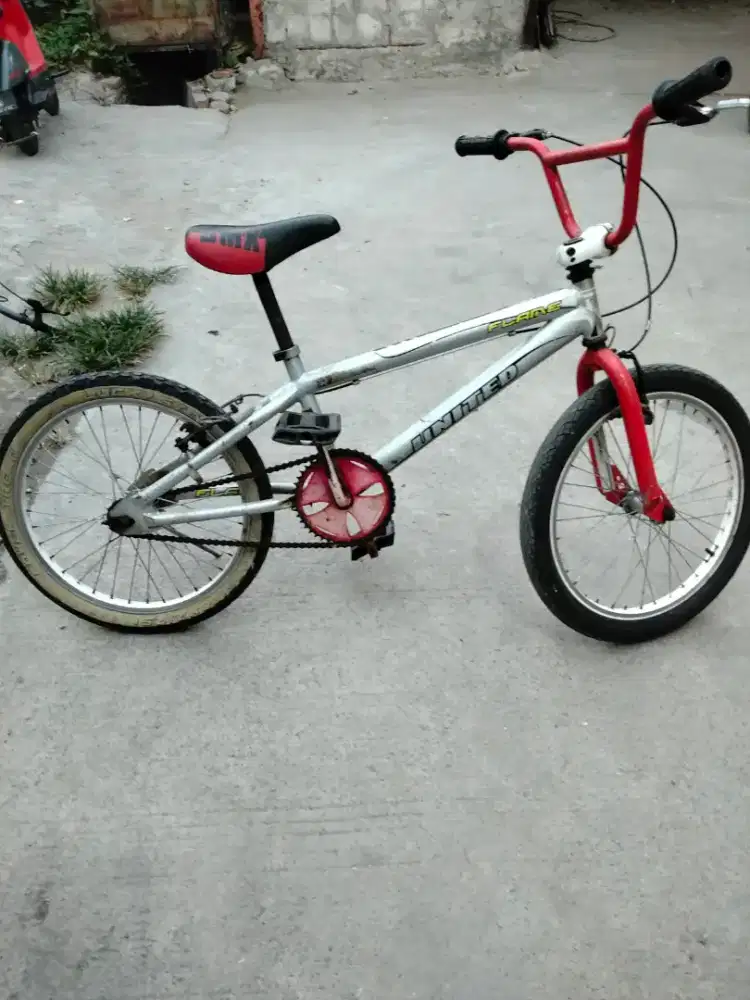 sepeda BMX united