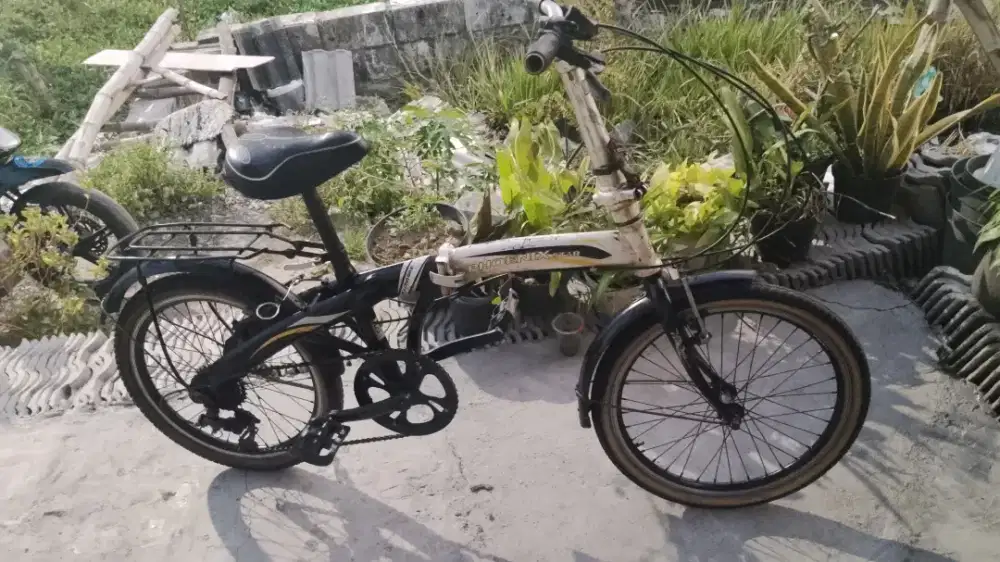 Sepeda lipat Phoenix ukuran 20