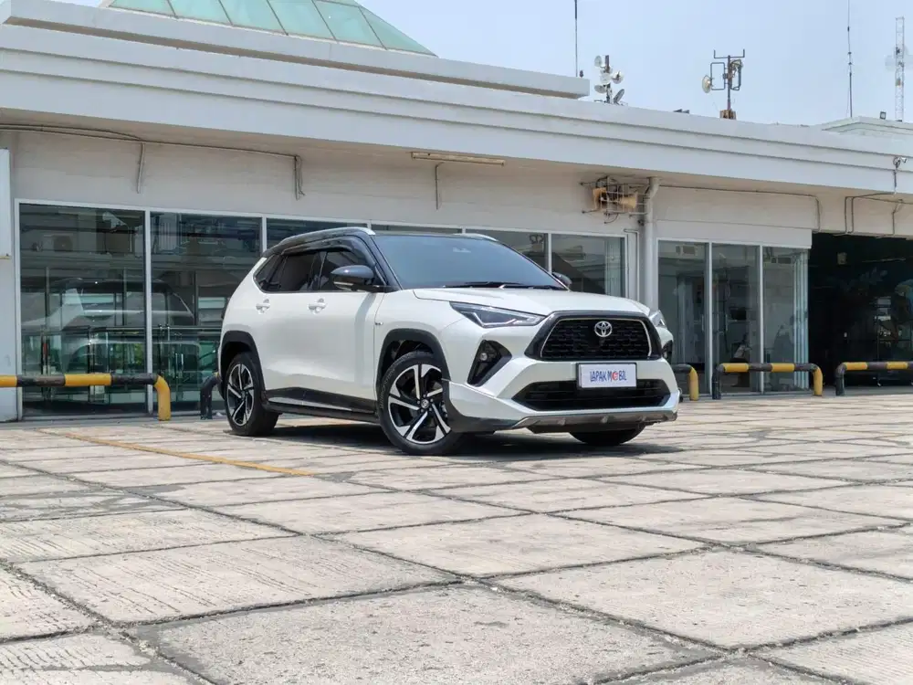 Toyota Yaris Cross 1.5 S HV TSS Matic 2024 Km 26rb Tangan 1