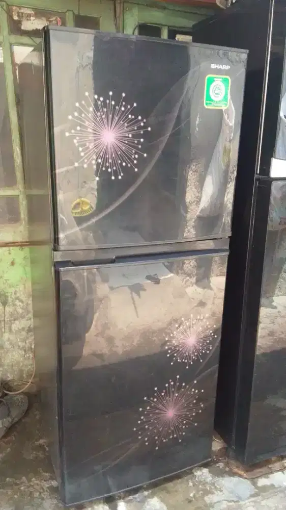 Kulkas 2 pintu SHARP GRATIS ANTAR Nego