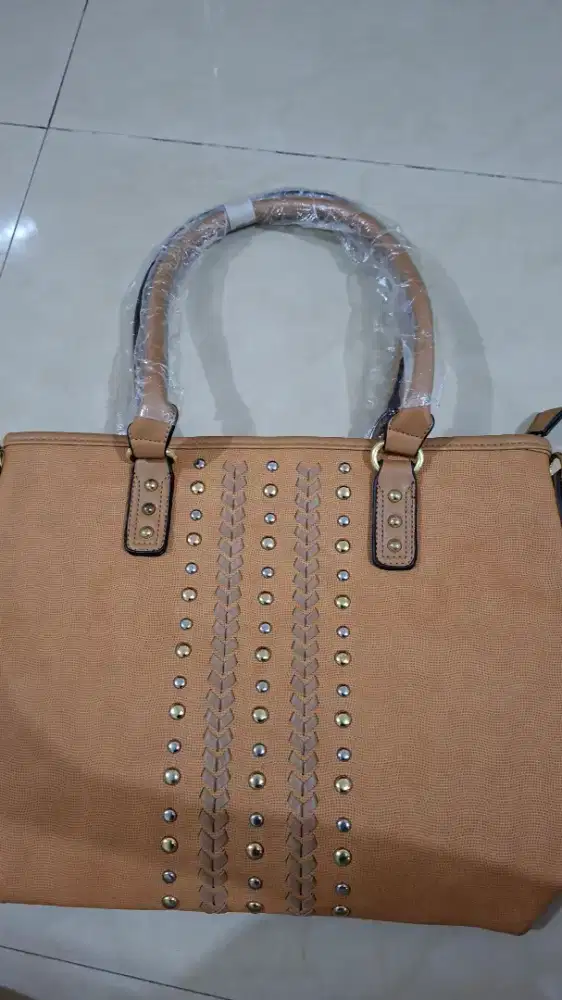 tas LA CELICIA masih baru gapernah dipake