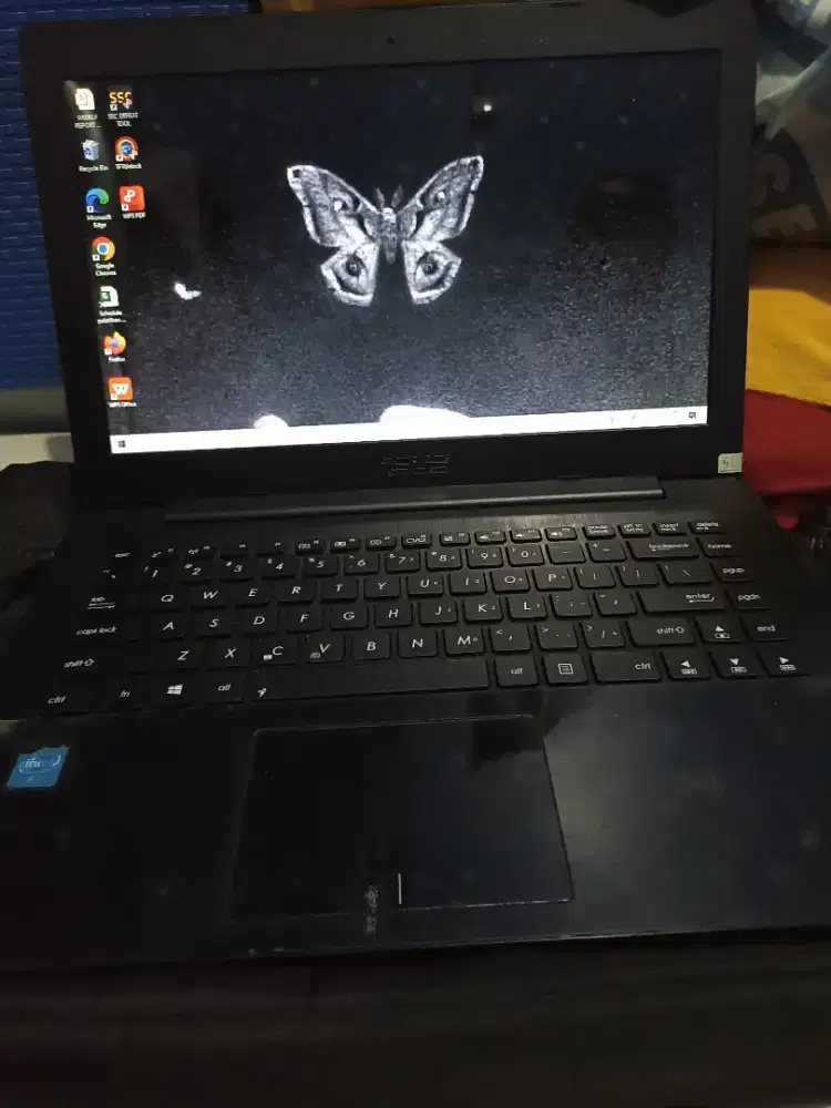 dijual laptop pemakaian pribadi sesuai pic