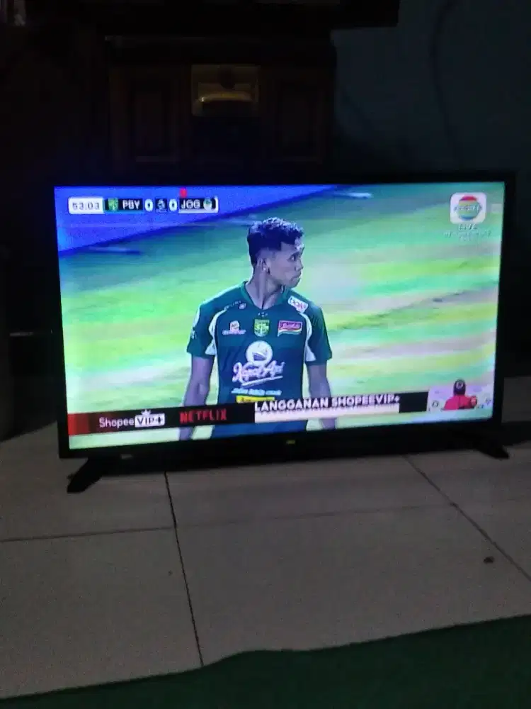 Tv sharp aquos 32 inc minus lcd garis benang 2