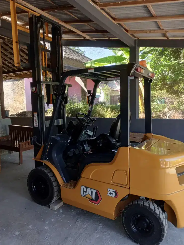 Forklift 2,5 Ton Caterpillar 2021