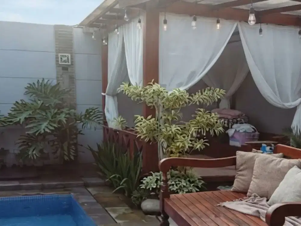 Rumah Full Furnished di Komplek Anthorium  Arcamanik Ada Kolam Renang Pribadi