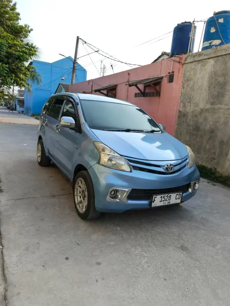 Toyota New Avanza E metik 2011