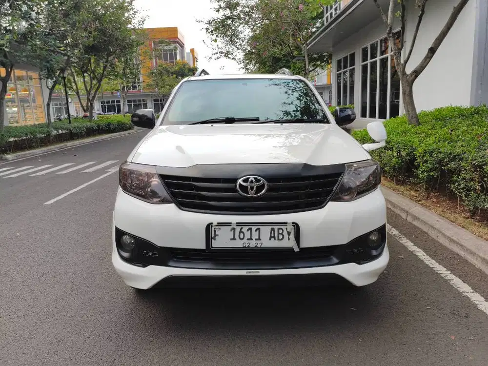 Toyota fortuner G matic 2012 putih