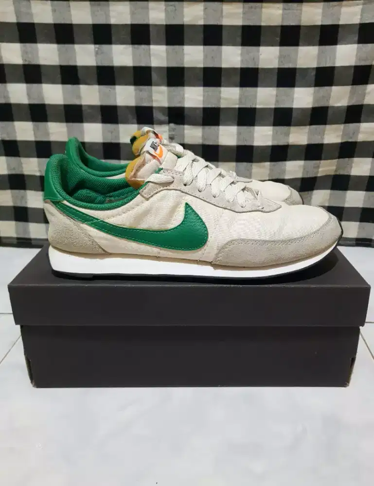 SEPATU NIKE WAFFLE TRAIN 2 ( SAIL MALACHITE )