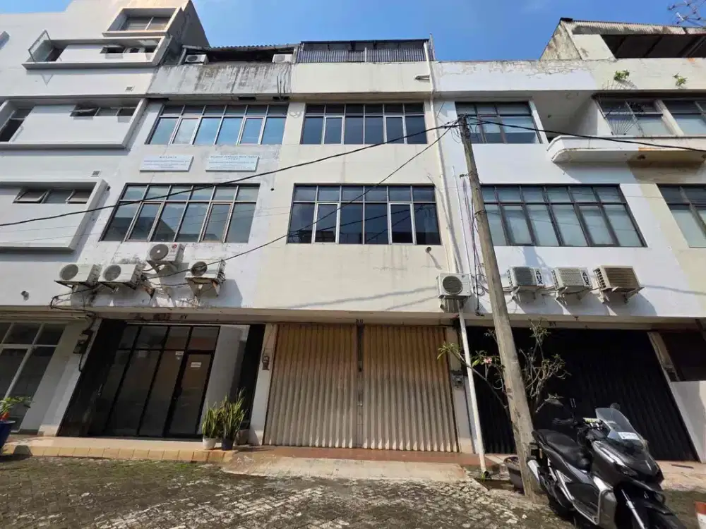 Disewa Ruko 3,5 Lantai Di ciputat