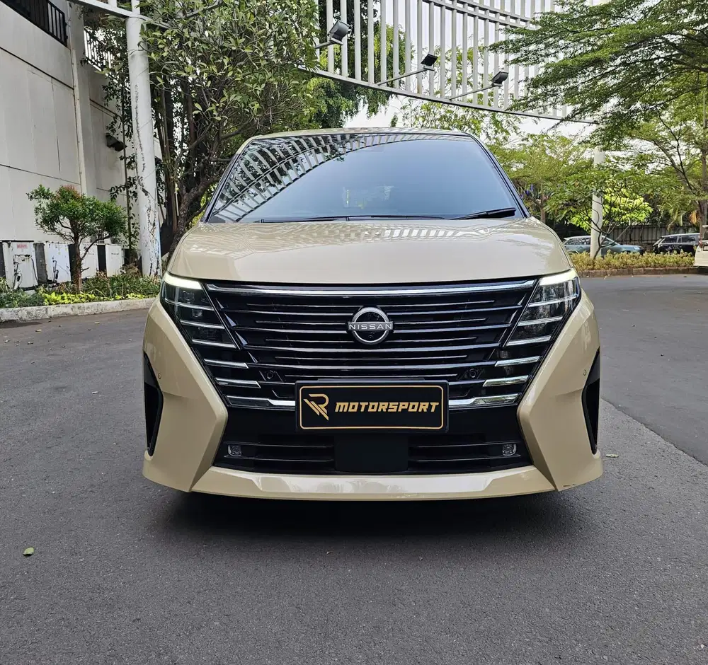 (KM: 8rb) Nissan Serena E Power 2024 low km highway star