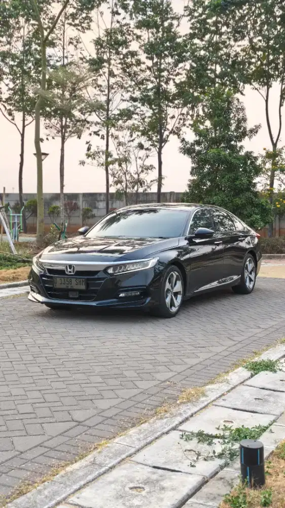 Honda Accord Vtil Turbo 2020 NIK 2019

Black on Beige
Odometer 51rb