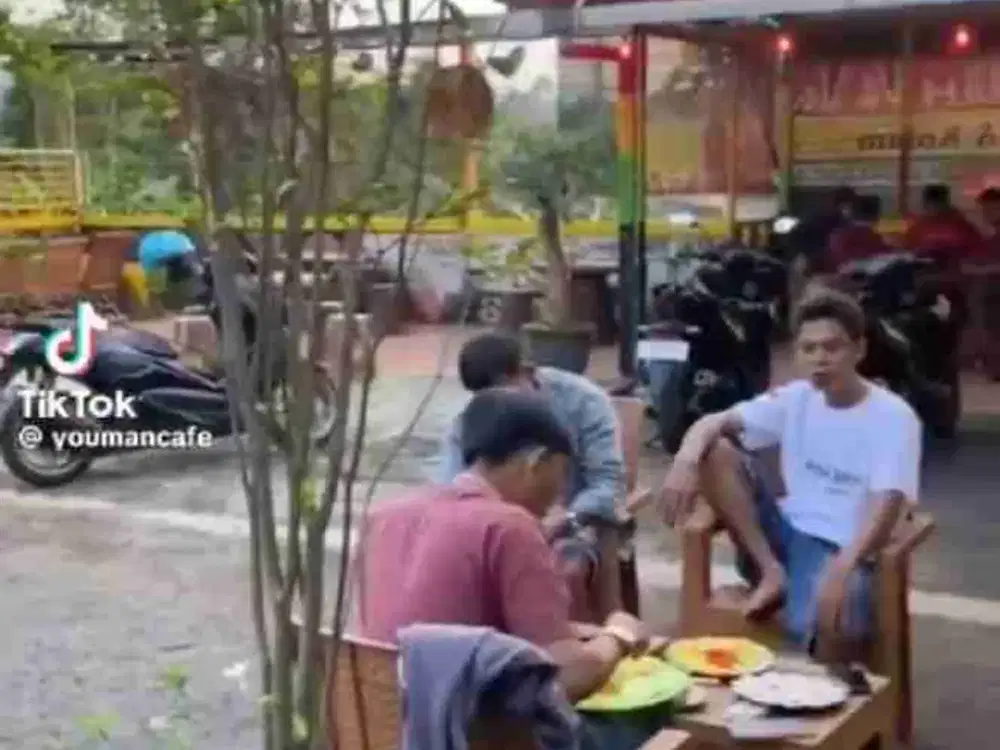 ruang usaha resto n cafee