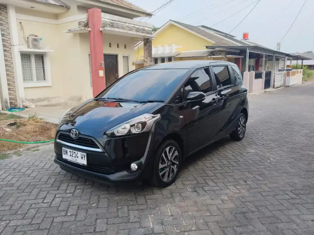 Sienta V matic tahun 2018