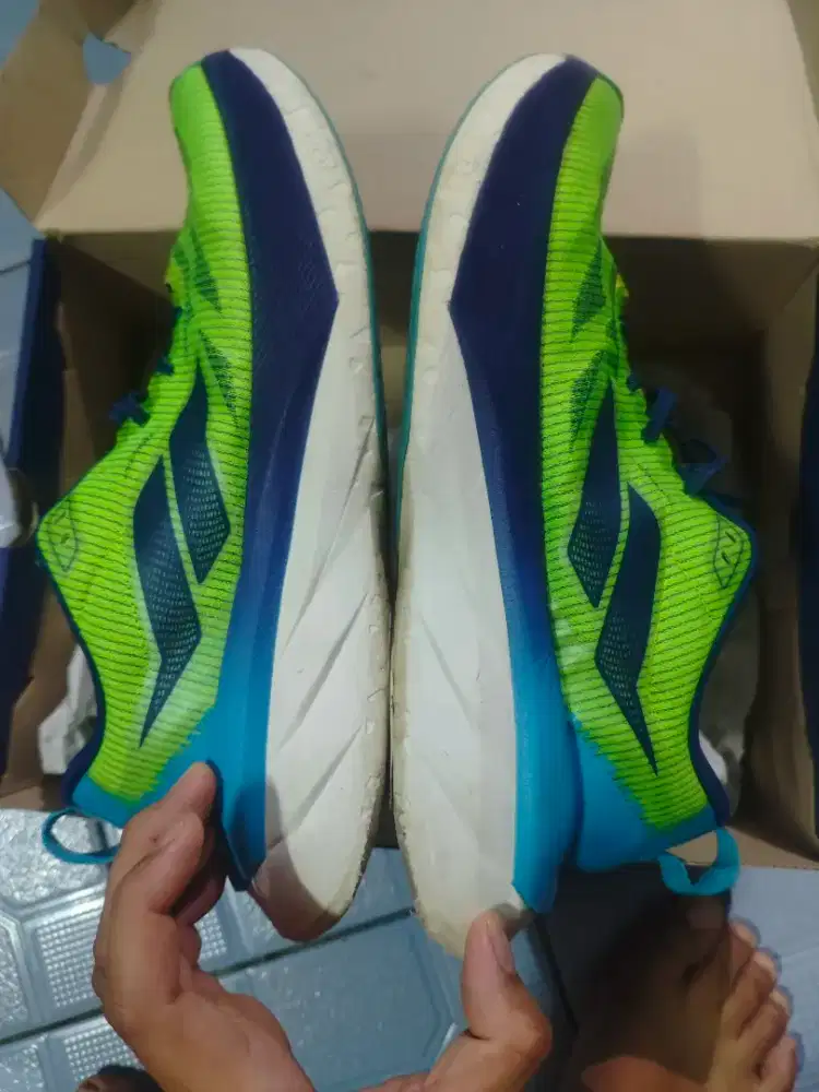 Sepatu mills enerstrike