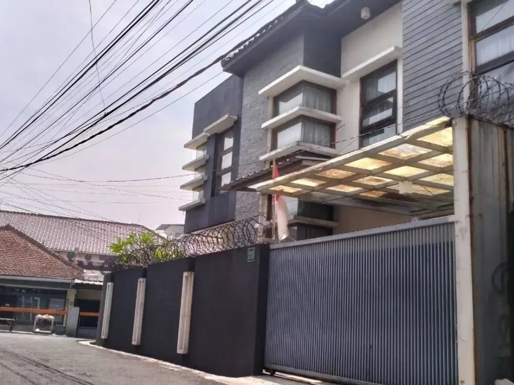 Rumah Bagus Siap Huni Di Sukaluyu Cikutra Pahlawan Bandung