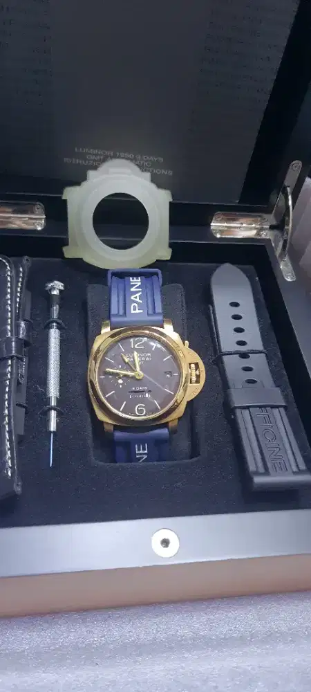 Panerai luminor 1950 GMT solid rose gold case