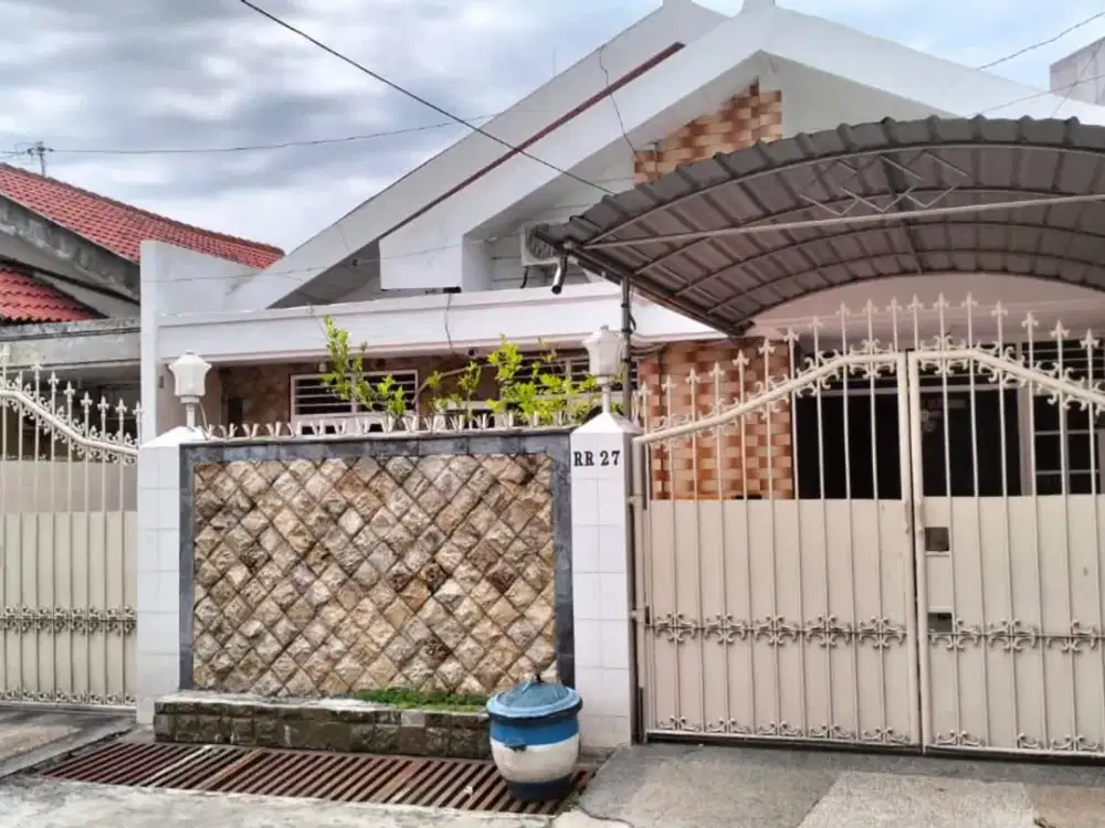 Termurah Rumah 1 Lantai Hitung Tanah di Darmo Harapan Indah, Surabaya Barat