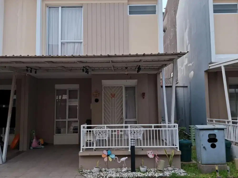 Rumah 2 Lantai 2 Kamar Hadap Selatan di Milano Village