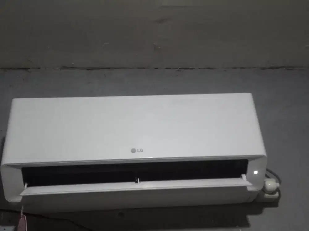 Jual AC LG 1/2 PK R32, mulus
