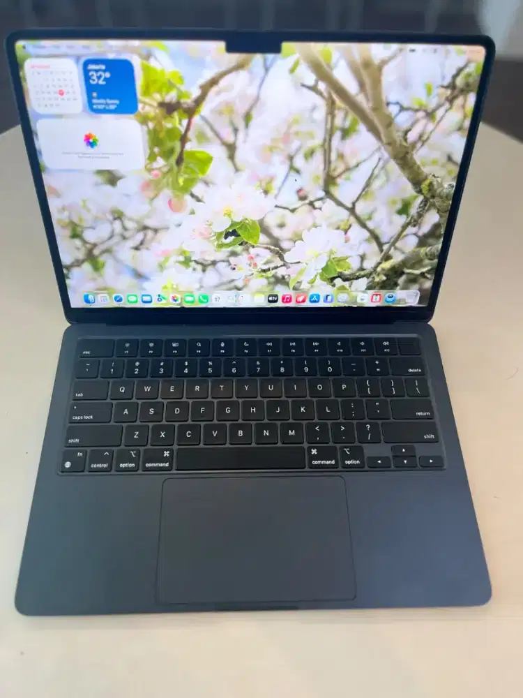 MacBook Air M2 8/256 Mulus cocok Buat Kerja
