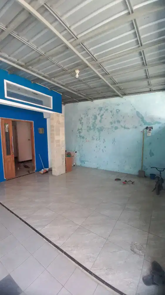 Di kontrakan Rumah,
