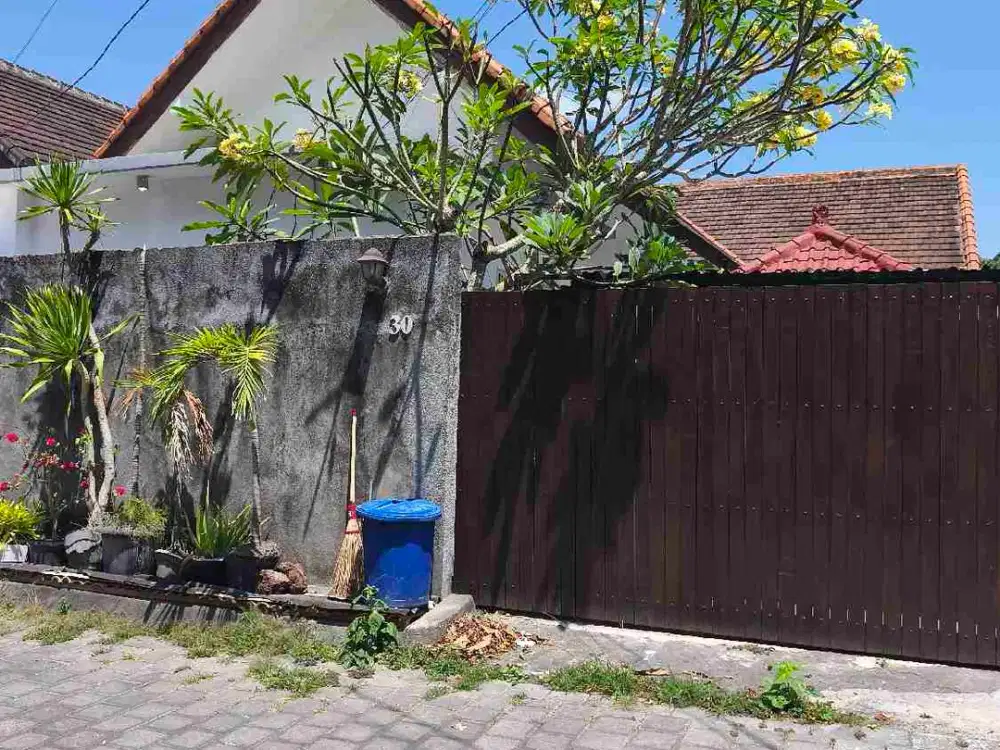 2 BEDROOMMS FULL FURNISHED VILLA DI JALAN GUNUNG SALAK KEROBOKAN