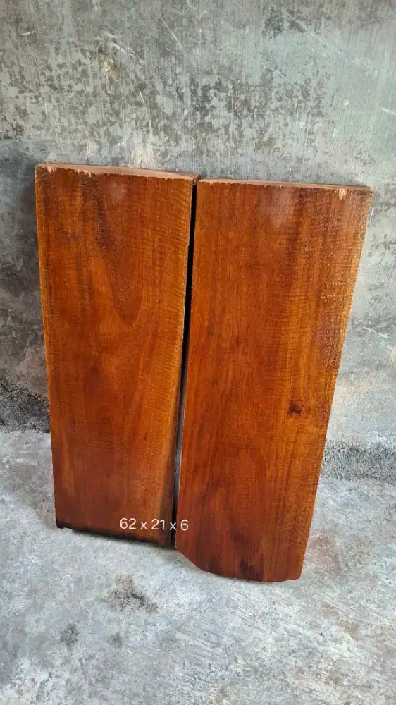 kayu trembaLo (bahan warangka)