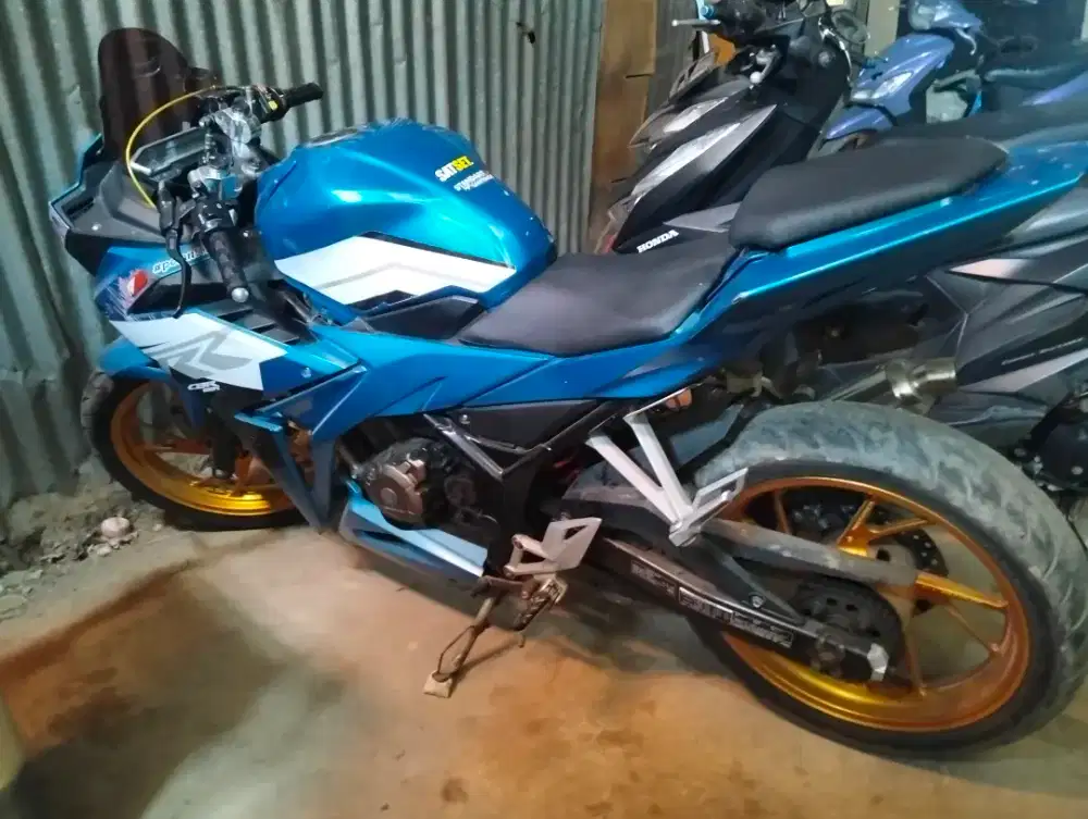 CBR 150R standar