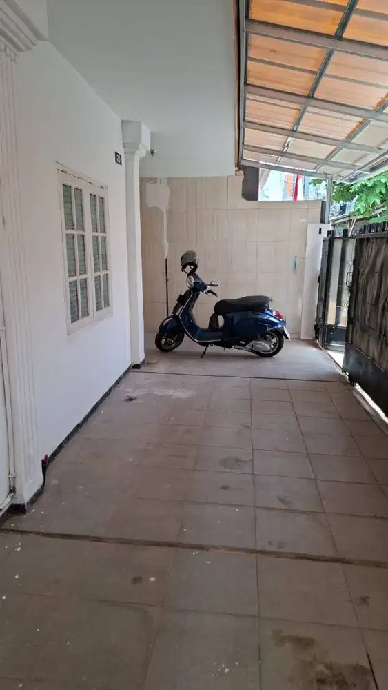 Disewakan rumah di Tebet pertahun