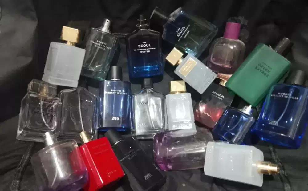 Botol minyak wangi pemakaian pribadi