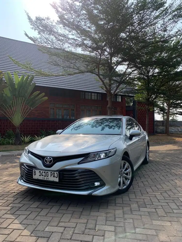 Toyota Camry V 2019