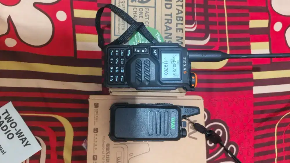 HT TEXAS TX3 Radio Multiband dan HT walkie talkie C1 WLN UHF