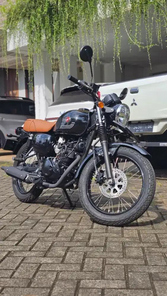 Kawasaki W175 (Black)
