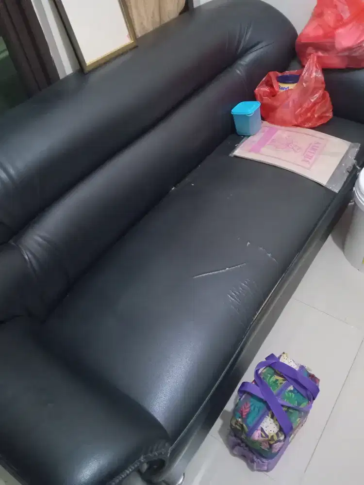 Di jual sofa bekas pemakaian