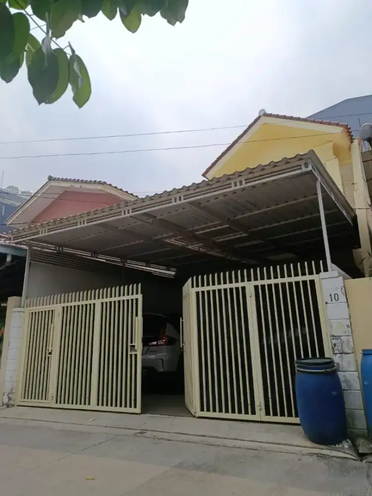 Dijual rumah 2 lantai Duri Kosambi Jakarta Barat