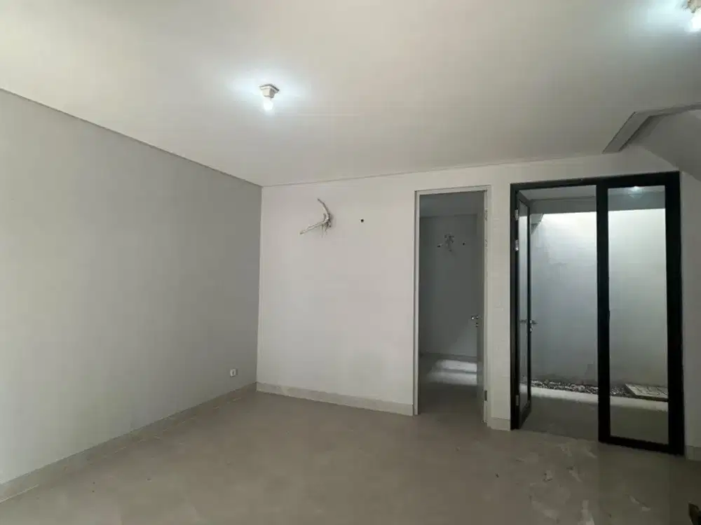 Grand Pakuwon Cluster Gladstone, Rumah Murah Butuh Cepat Laku Ada 2 Unit, Hadap Utara Row Jalan 4 Mobil