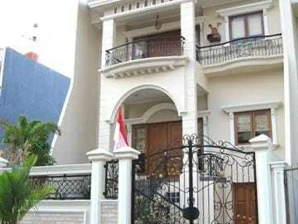Di Jual Rumah Mewah 3 Lantai Stretegis di Pantai Indah Kapuk, Jakut