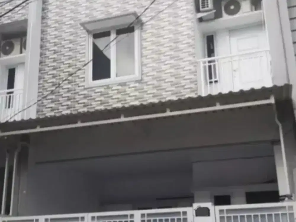 Di Jual Rumah Minimalis 3 Lantai di Tanjung Duren, Jakarta Barat