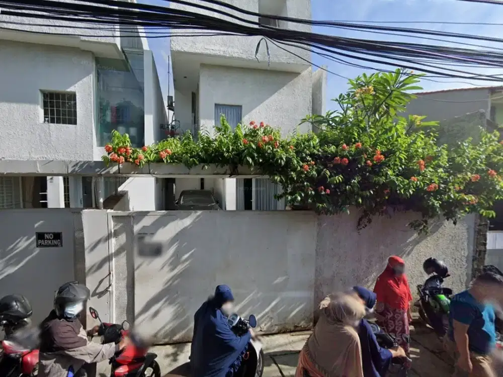 Di Jual Rumah 3 Lantai di Tegal Parang Utara, Mampang Prapatan, Jaksel
