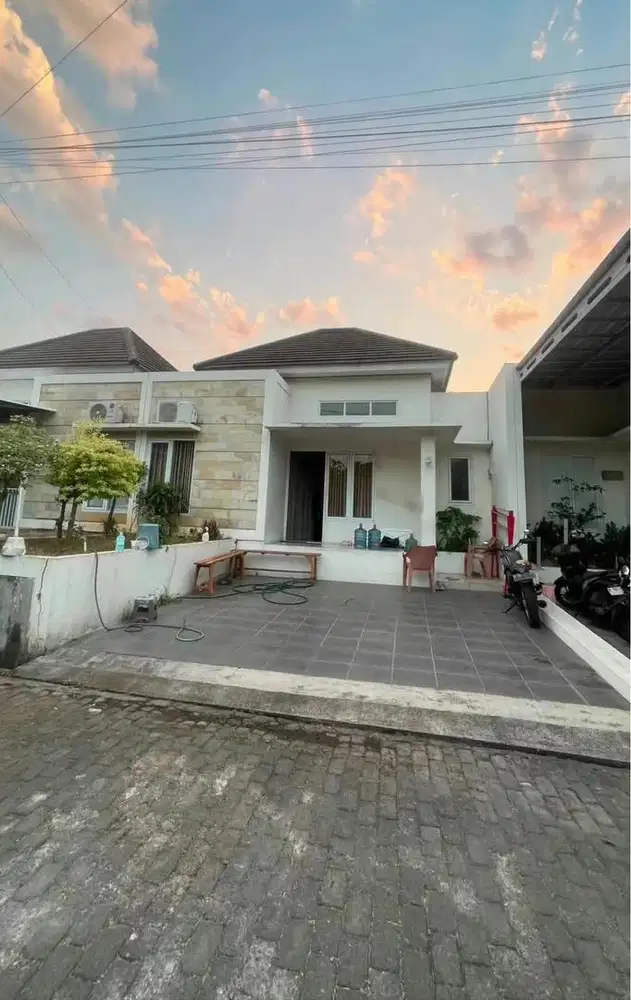 DIJUAL RUMAH DI PERUMAHAN KALIPANCUR MANYARAN SEMARANG BARAT