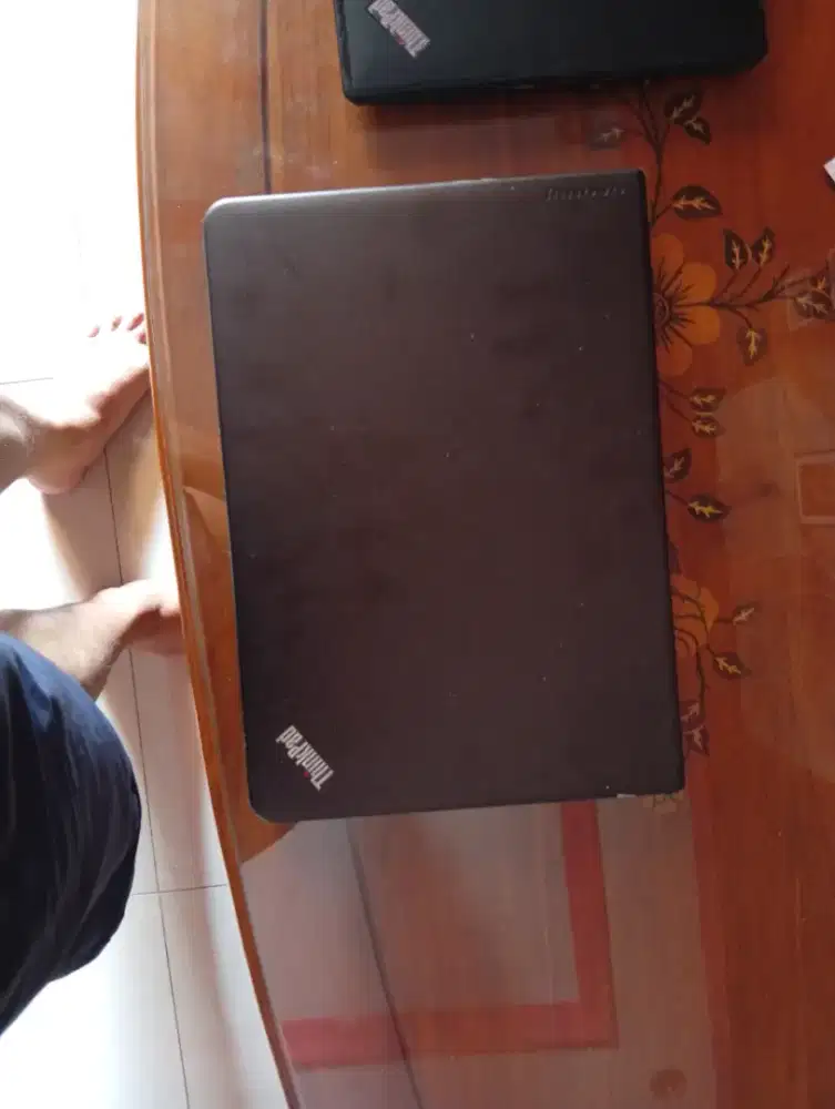 Thinkpad E460 
core i5 gen 6 
Ram 8 GB 
ssd 512 Gb
