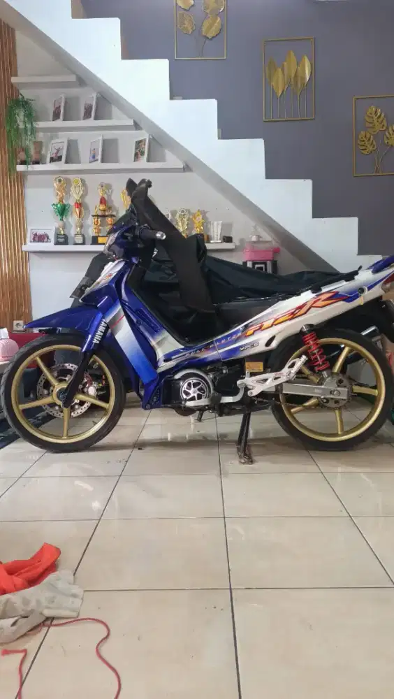 Yamaha F1Zr  11
