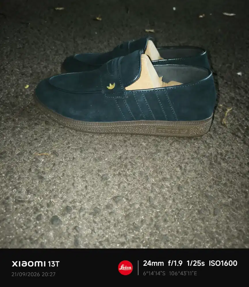 Sepatu Adidas loafer spezial bekas navy