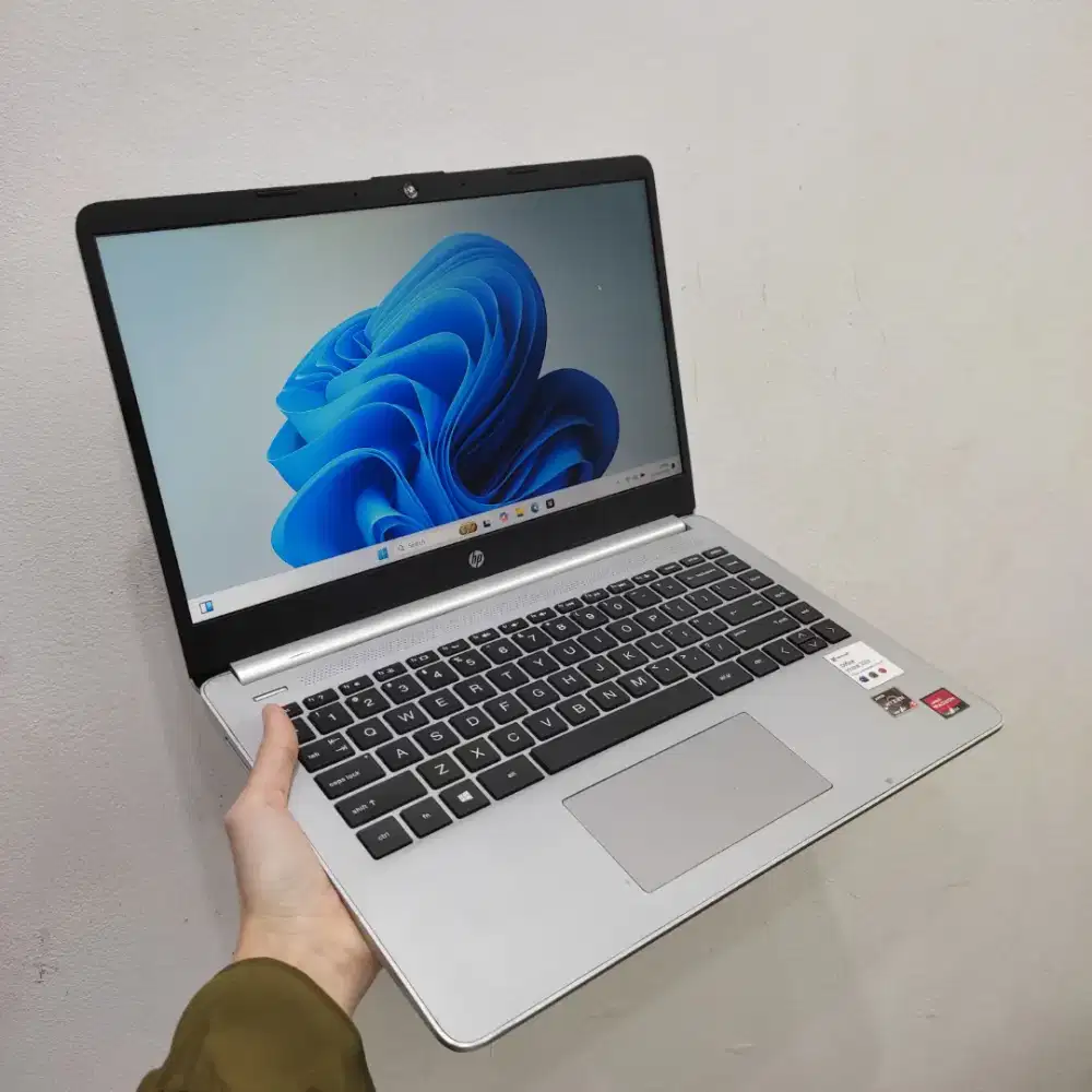 HP 14s-FQ AMD RYZEN 5-5500U RAM 8 GB SSD 512 GB