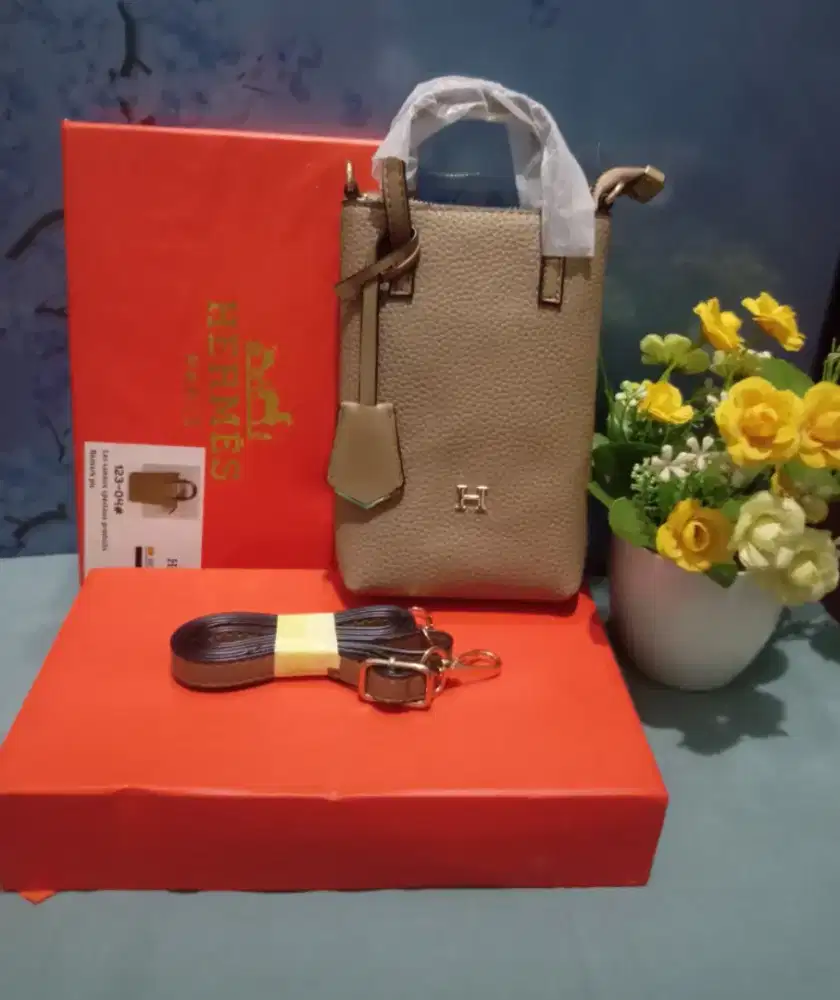 Di jual tas hp wanita