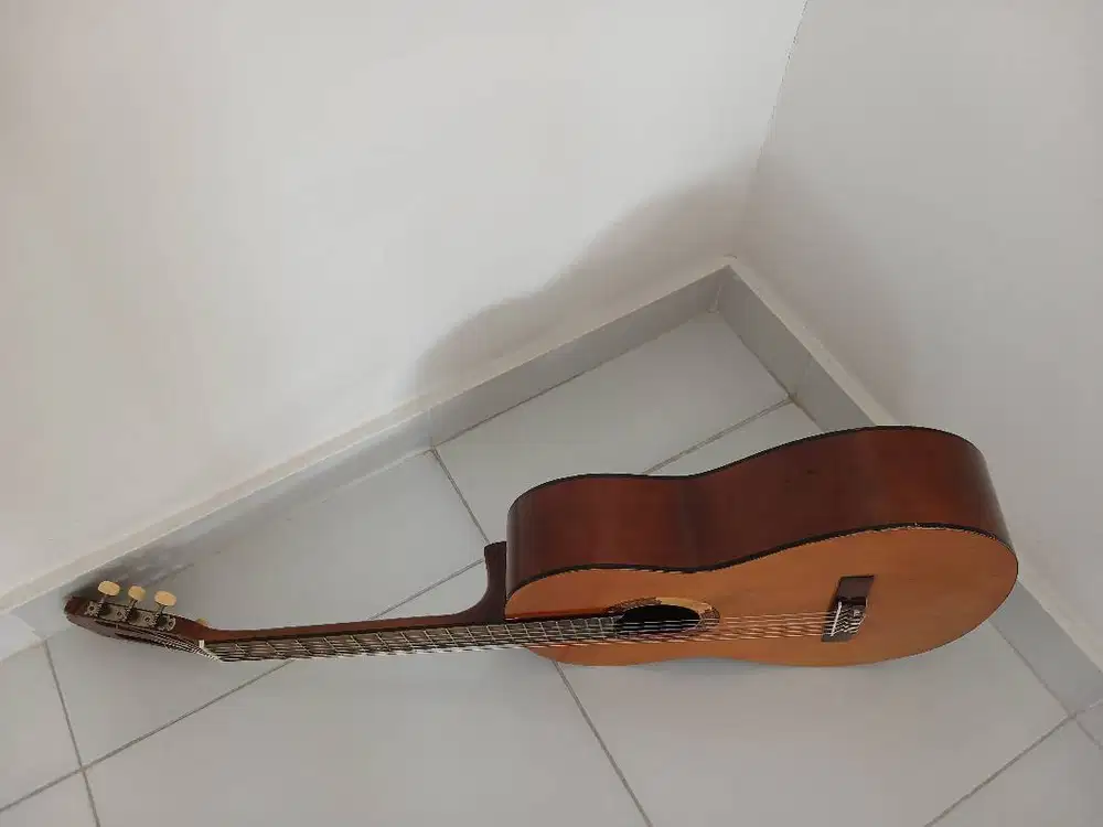 Original Gitar Klasik Akustik Yamaha C310 Second + Bonus Softcase