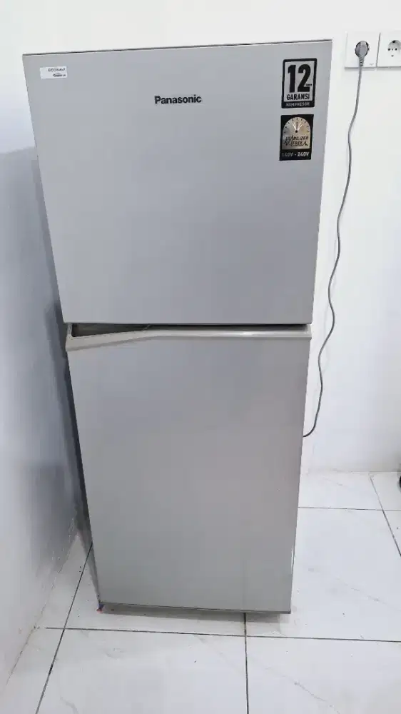 Kulkas Panasonic 2 pintu & 1 set blender philip