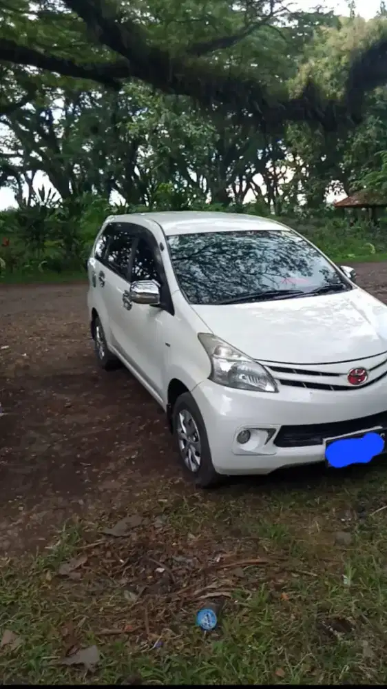Dijual avansa 2012.warna putih