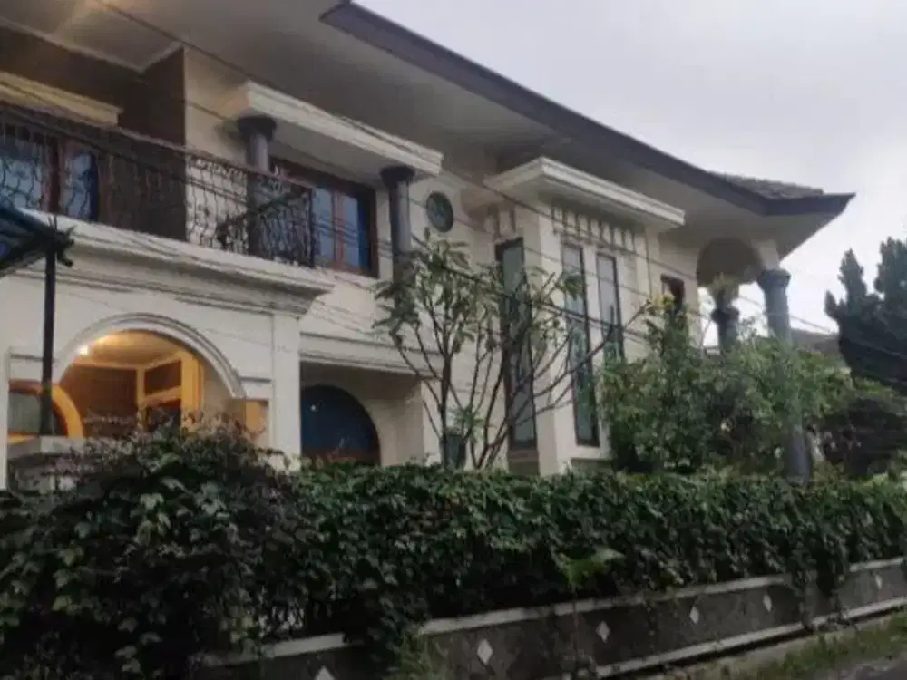 Dijual rumah di Komplek Mainroad jln Purwakarta antapani bandung