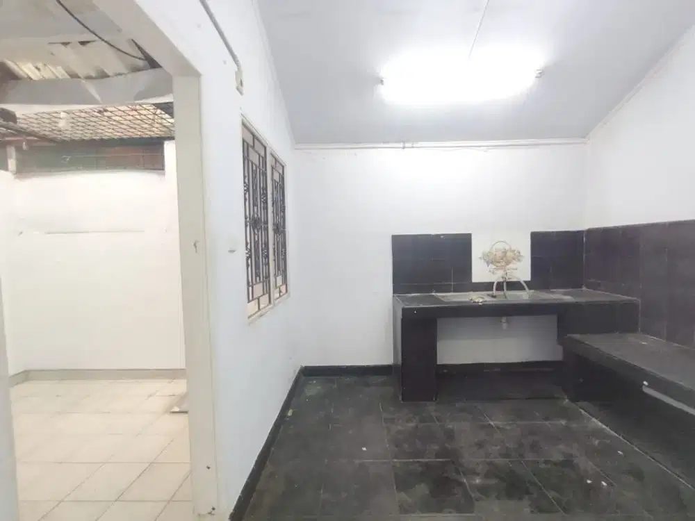 Disewakan Rumah 1 Tingkat di Komplek Cemara Asri